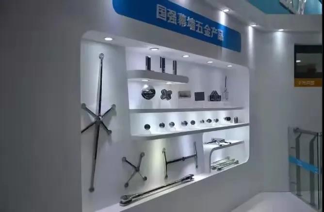 案例：成贵高铁宜宾东站——点支式幕墙五金