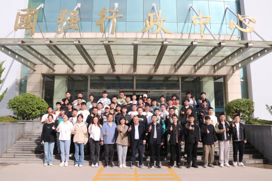 山东建筑大学机电工程学院门窗幕墙专业师生参访亚萨合莱果博五金